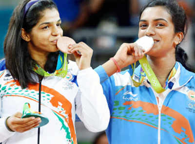 Rio Olympics: Sindhu, Sakshi shine as India end campaign with two medals