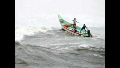 15 fishermen rescued after two boats sunk