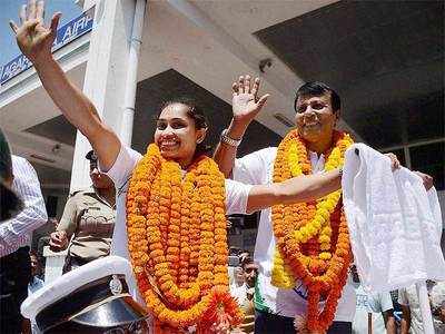 Dipa Karmakar returns to rousing welcome in Tripura