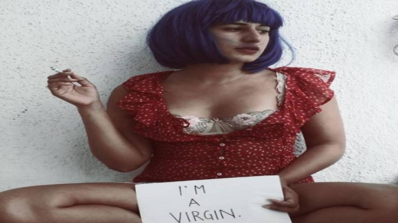 Ten Girl Sex Beautiful Virgin Fiee Rape - Saloni Chopra is breaking stereotypes with bold photo series on issues like  rape, slut shaming - Times of India