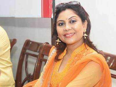 Maninee Mishra: I was the first in Venky to wear torn jeans and tied-up shirts