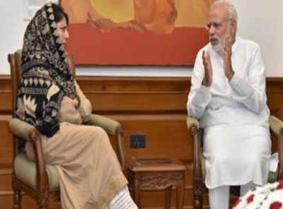 J&K CM meets PM Modi, slams Pak for fuelling protests in Kashmir