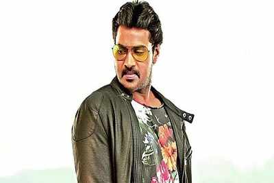 Sunil to star in the Telugu re-make of 'Two Countries'