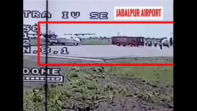 Fearing collision with AI plane, 30 passengers jump out of bus on runway