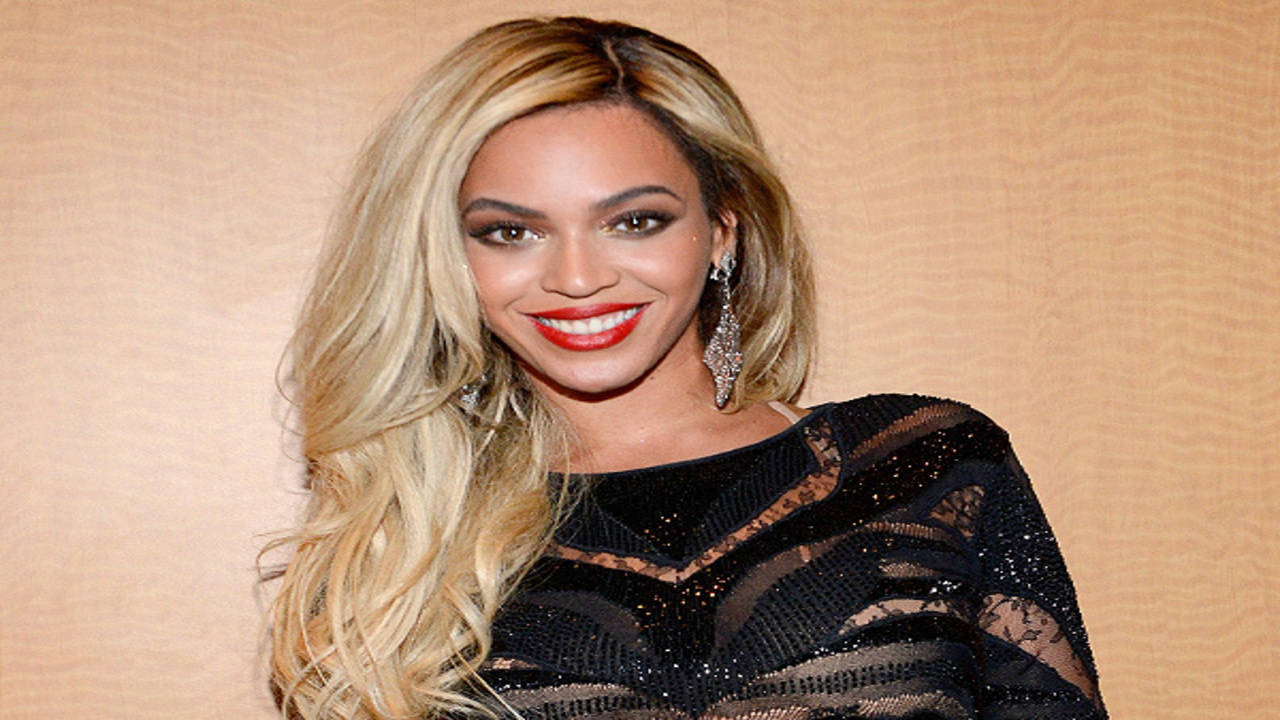 Ashwariya Xxx Video 3gp - Beyonce attends VMAs with mothers of gun violence victims | English Movie  News - Times of India