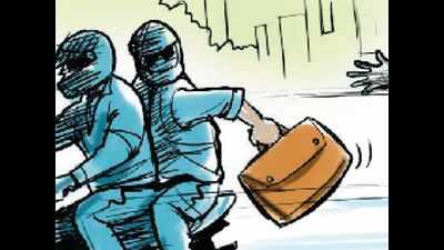 Masked youths loot Rs 7.18 lakh from two in Ujjain
