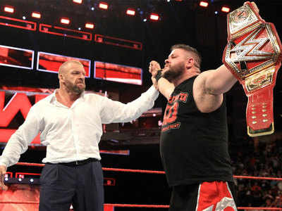Kevin Owens wins WWE Universal title