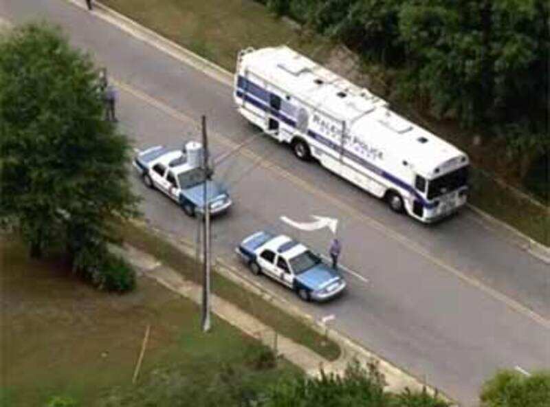 Man killed, officer wounded in NC shooting