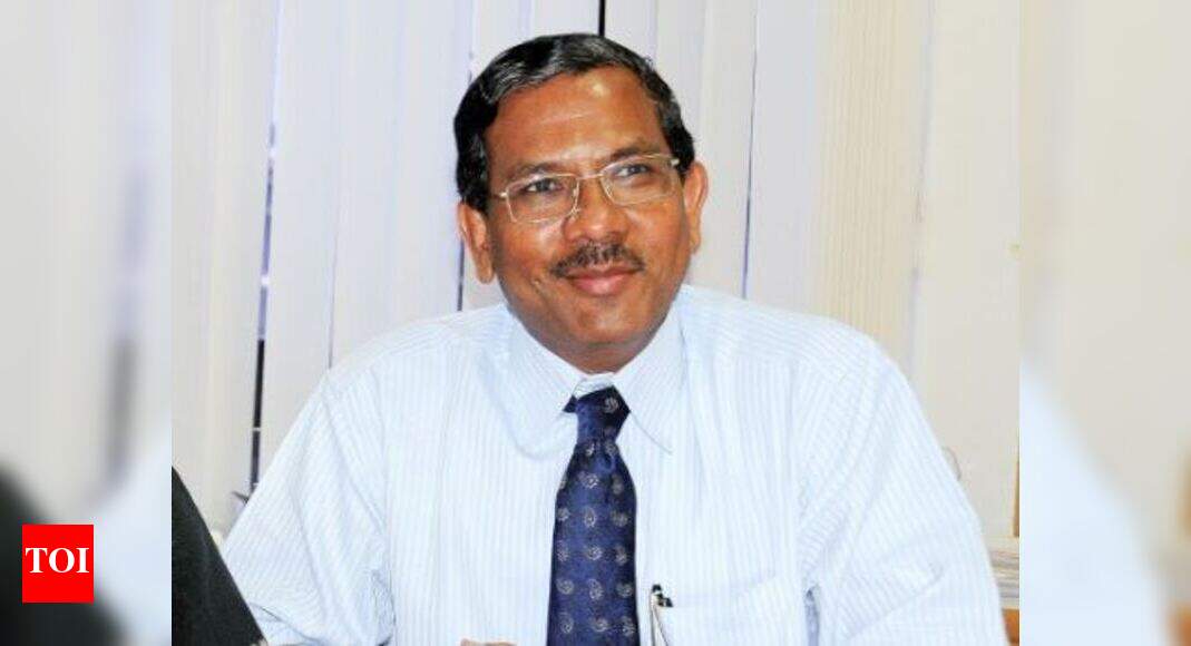K Pandiarajan takes charge of education | Chennai News - Times of India