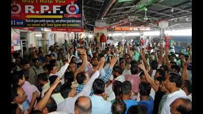 Chaos at Allahabad railway station