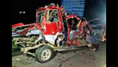 Hyderabad: 8 crushed between two trucks at ORR toll