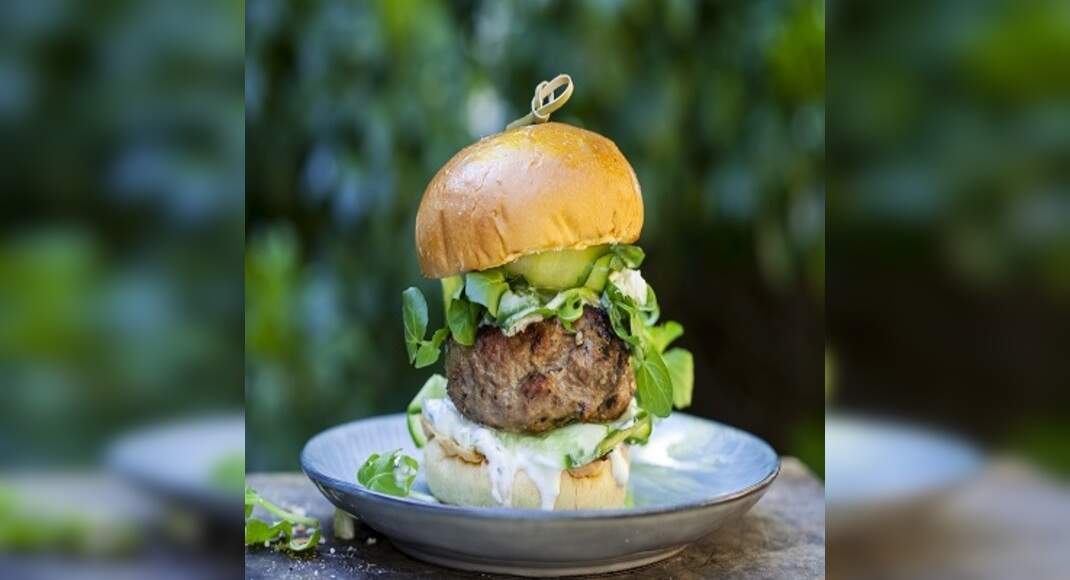 Lamb Burger with Yogurt Sauce Recipe: How to Make Lamb Burger with