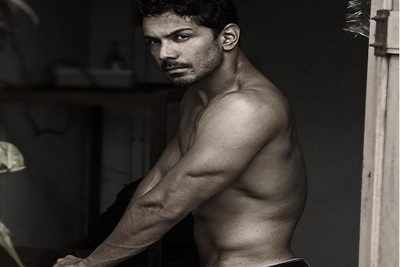 Abhinav Shukla's day out with a trinklet snake