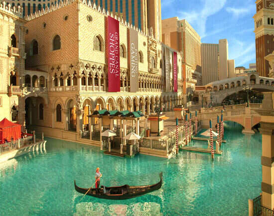 Top attractions in Vegas that guarantee surreal experience