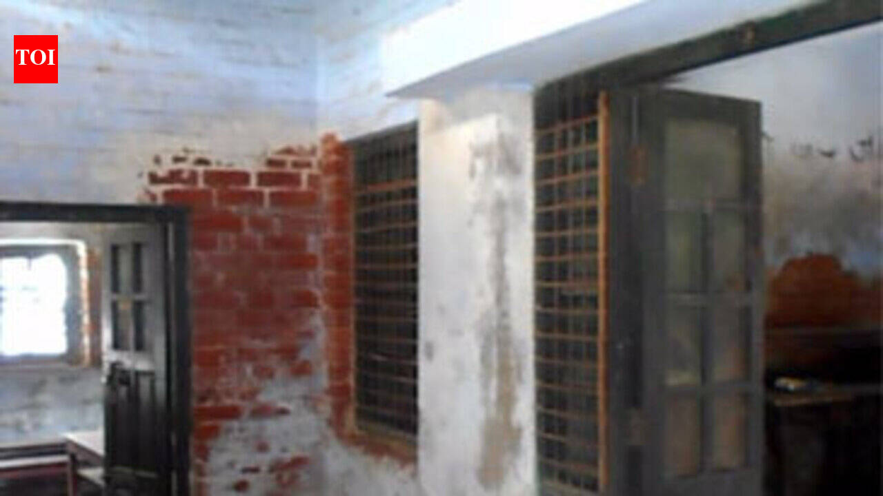 Lucknow school crumbles to govt apathy