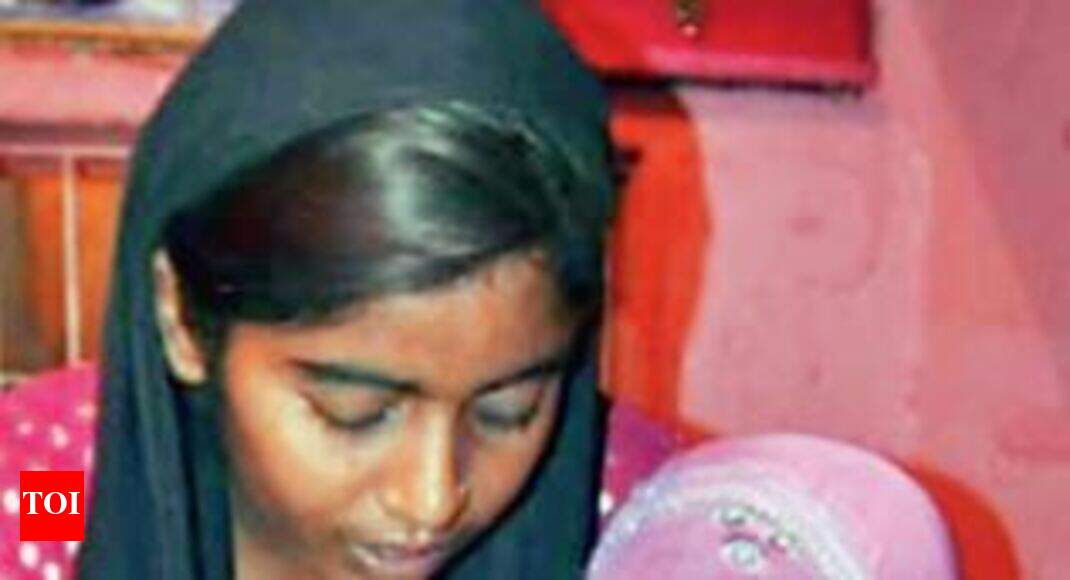 Bara Saal Ki Londiya Ki Seal Tuti Xxx - This 18-year-old Hindu girl teaches Quran to Muslim kids | Agra News -  Times of India