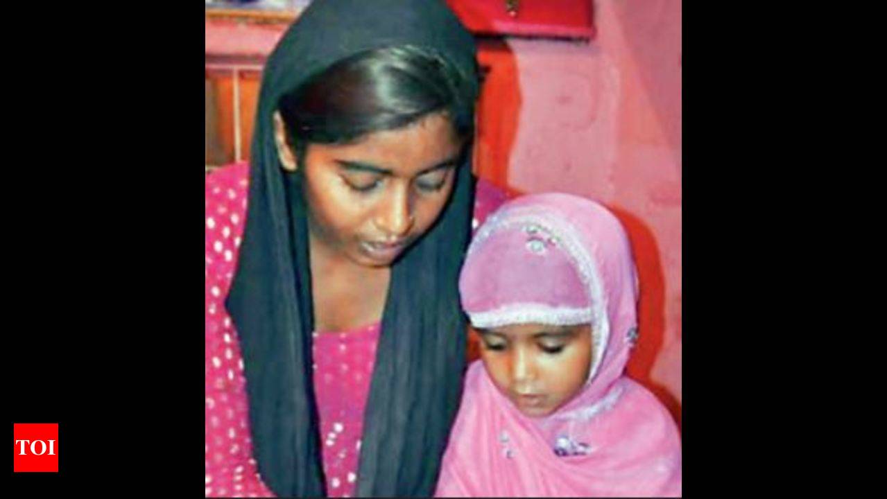 This 18-year-old Hindu girl teaches Quran to Muslim kids | Agra News -  Times of India