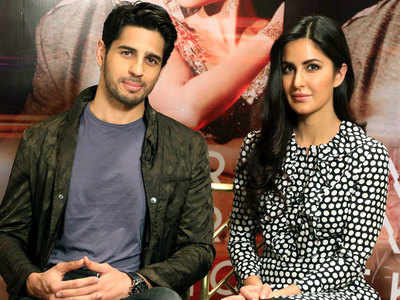 Katrina Kaif, Sidharth Malhotra offloaded from flight at Delhi airport? Turns out they weren't