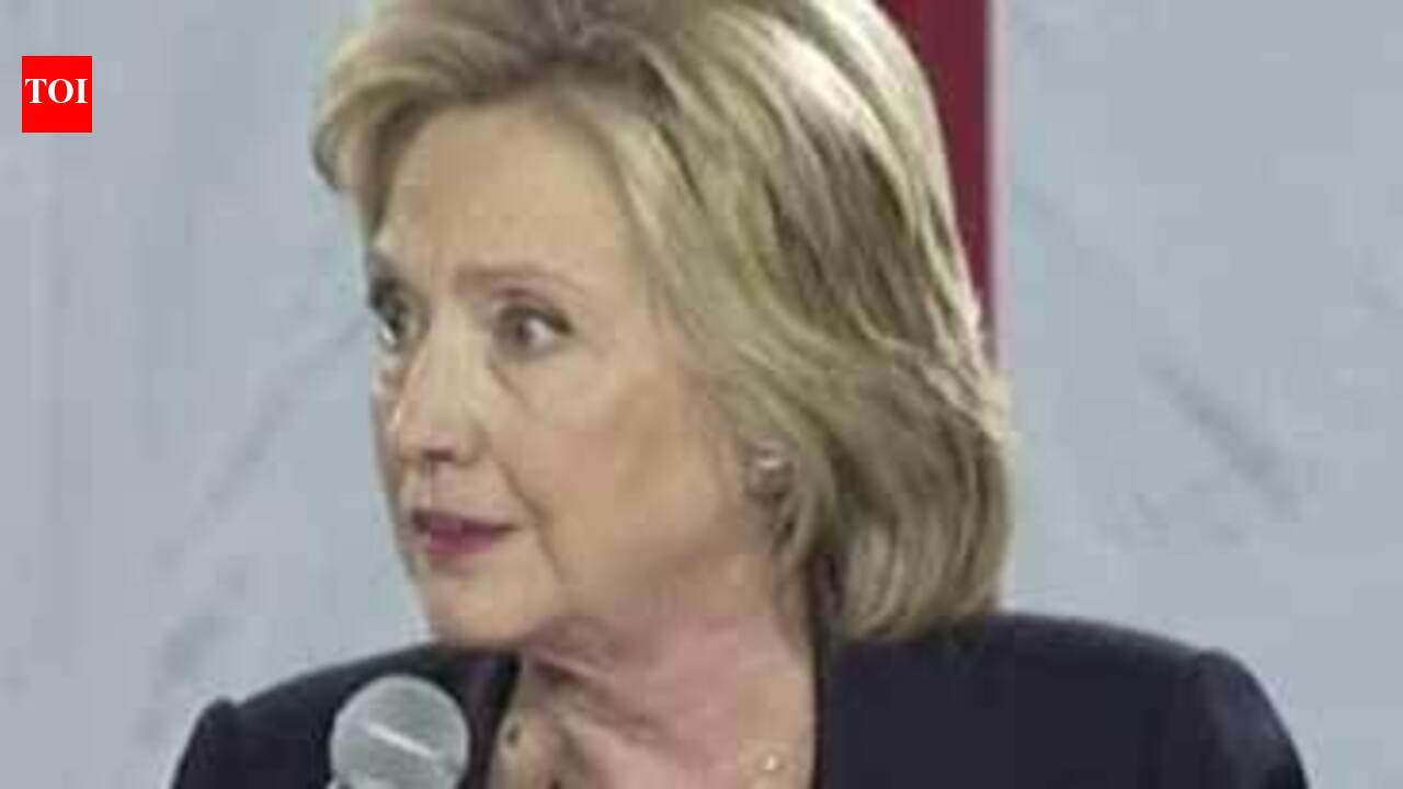 Trump campaign one long insult to veterans: Hillary Clinton