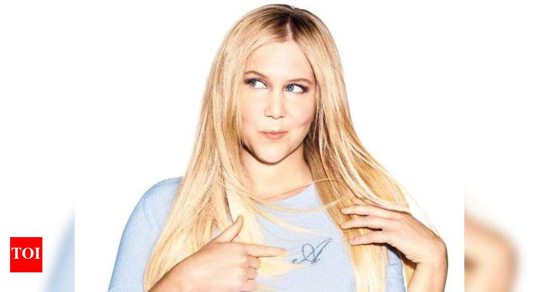 Amy Schumer, boyfriend Ben Hanisch make red carpet debut English