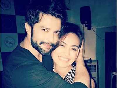 When Mr. and Mrs. Khan of Qubool Hai reconciled their relationship, see pic