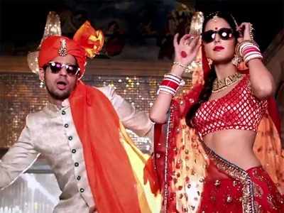 Check out Sid-Katrina's 'aarti' version of 'Kaala chashma'