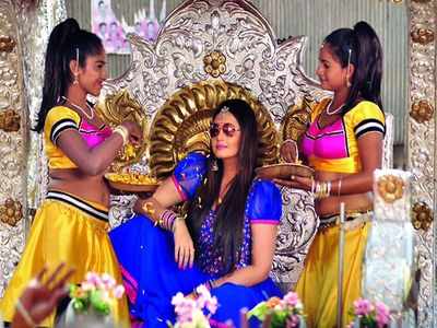 Ragini Dwivedi to make a colourful cameo in Goli Soda