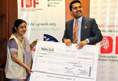 NRI doctor gives Sushma Swaraj Rs 1 crore for a cleaner India