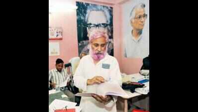 Sandeep Pandey joins hands to revive Gandhian Institute