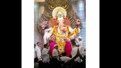 Lalbaugcha Raja receives offerings worth Rs 4 crore in four days