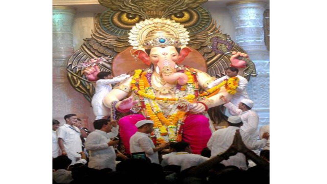 Lalbaugcha Raja gets 3kg gold, 14kg silver and Rs 5cr