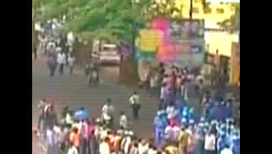 Cauvery dispute: Police firing kills 1 in Bengaluru