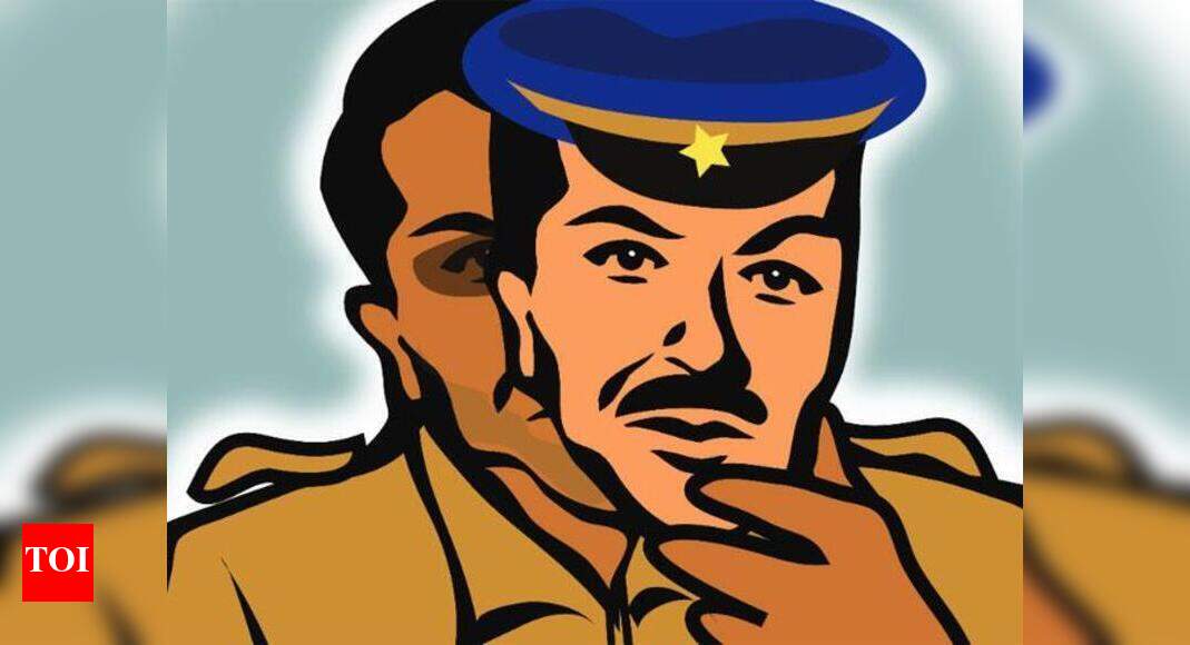2 cops assaulted by drunk men | Delhi News - Times of India