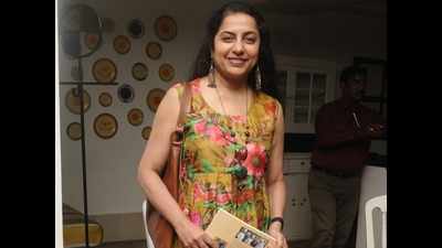 Suhasini Manirathinam attended book launch of Chandri Bhat's 'Kitchen Nostalgia' at Savera in Chennai