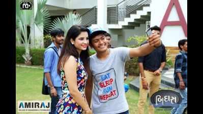 Colleges and pooja pandals are the latest hotspots for Gujarati movie promotions