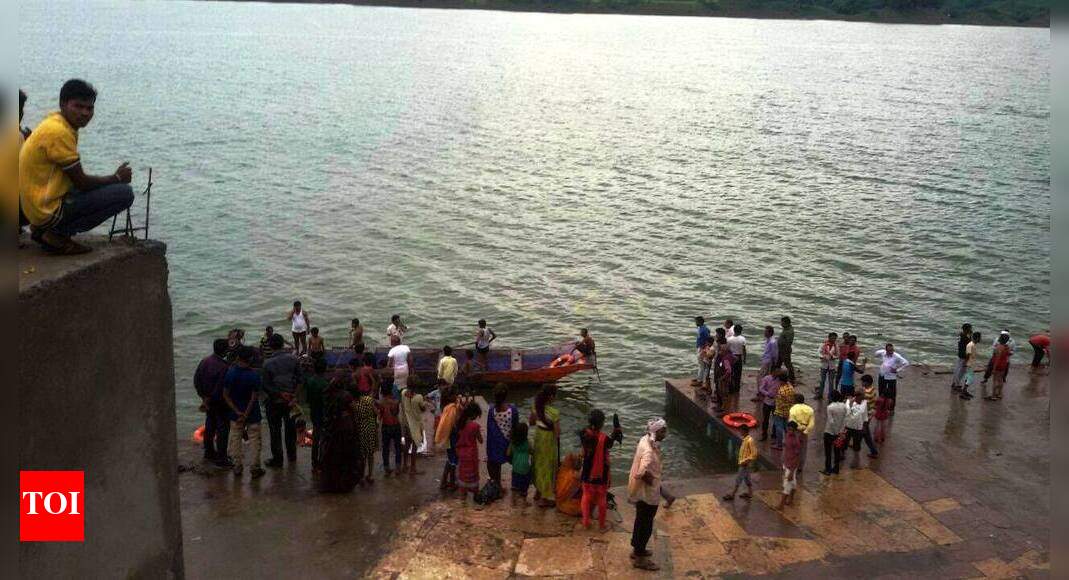 Narmada 2 persons drown in Narmada river while clicking selfies