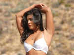 Sunny Leone Bikini Pics