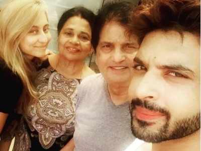 Guess who is the new member in Karan Kundra's family picture?