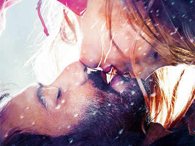 'Darkhaast' portrays the intimacy and love between Shivaay and Olga