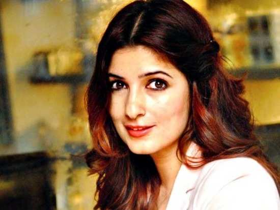 Twinkle Khanna has a befitting reply for not changing her surname to ‘Kumar’