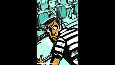 Carpenter held for Rs 25 lakh theft