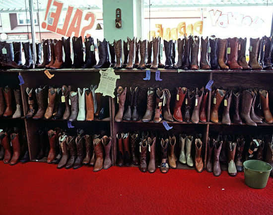 Virtual tour of the new flagship Lammle's Western Wear store in Calgary 