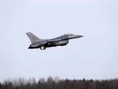 "F-16s flying over Islamabad," Pak journo tweets