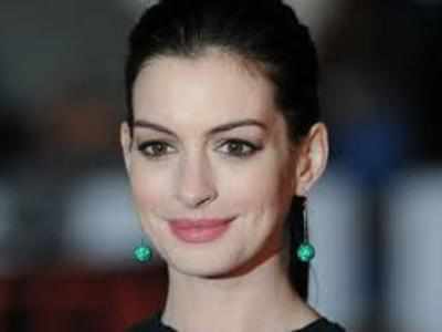 Anne Hathaway: All I want to do is stay home with my baby