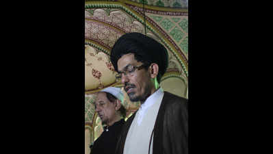 Iranian Shia cleric offers Jumah namaz with Sunnis at Lucknow mosque