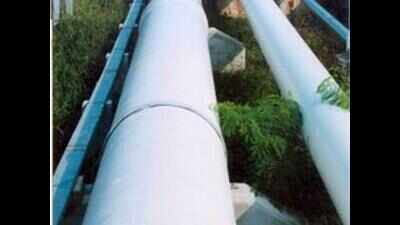 No stick-ler for rules? Cops carry PVC pipes