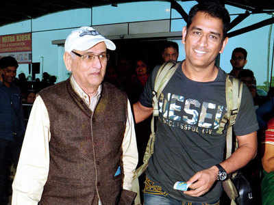 What made Mahindra Singh Dhoni's father moist-eyed...