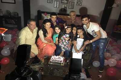 Divyanka Tripathi, Karan Patel and Ye Hai Mohabbatein star cast celebrate onscreen daughter Pihu's birthday in advance