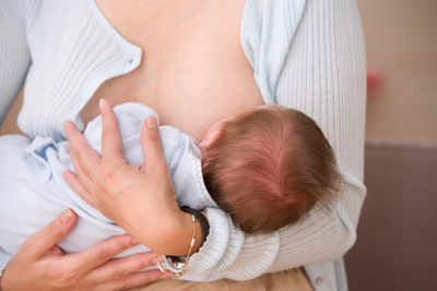 Breast milk 'cure' for sore eyes ruins infant's cornea