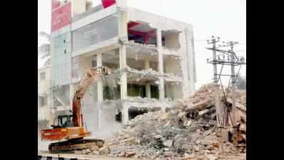 Heritage buffs angry over demolition of Raj-era trough